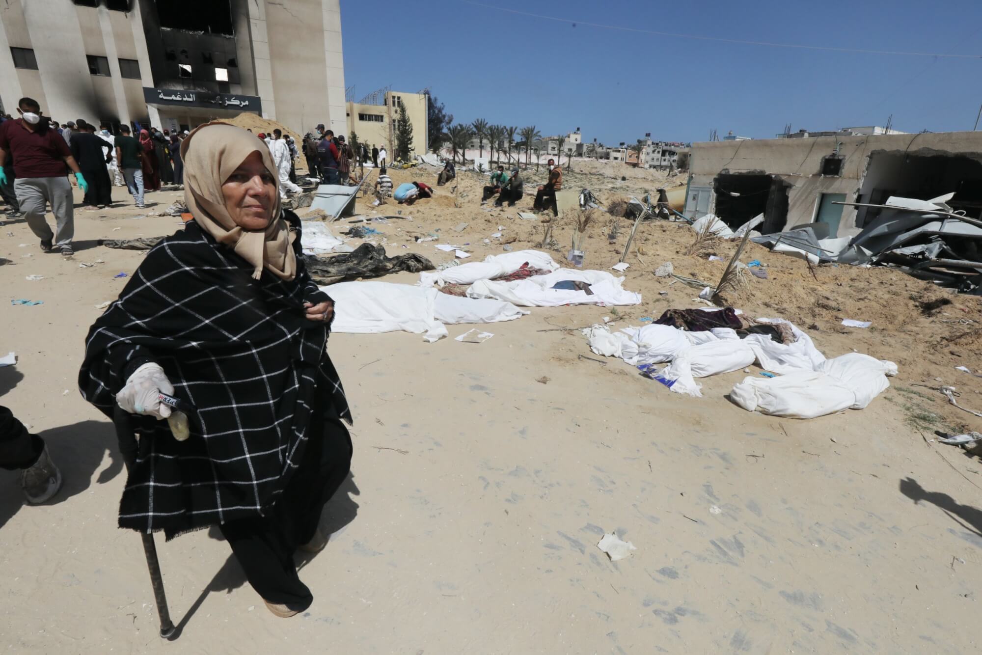 Gaza’s Civil Defense finds hundreds of new bodies in mass graves at Nasser Hospital – Mondoweiss