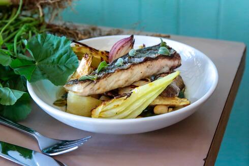 Light and tasty: Grilled fish with roasted vegetables recipe