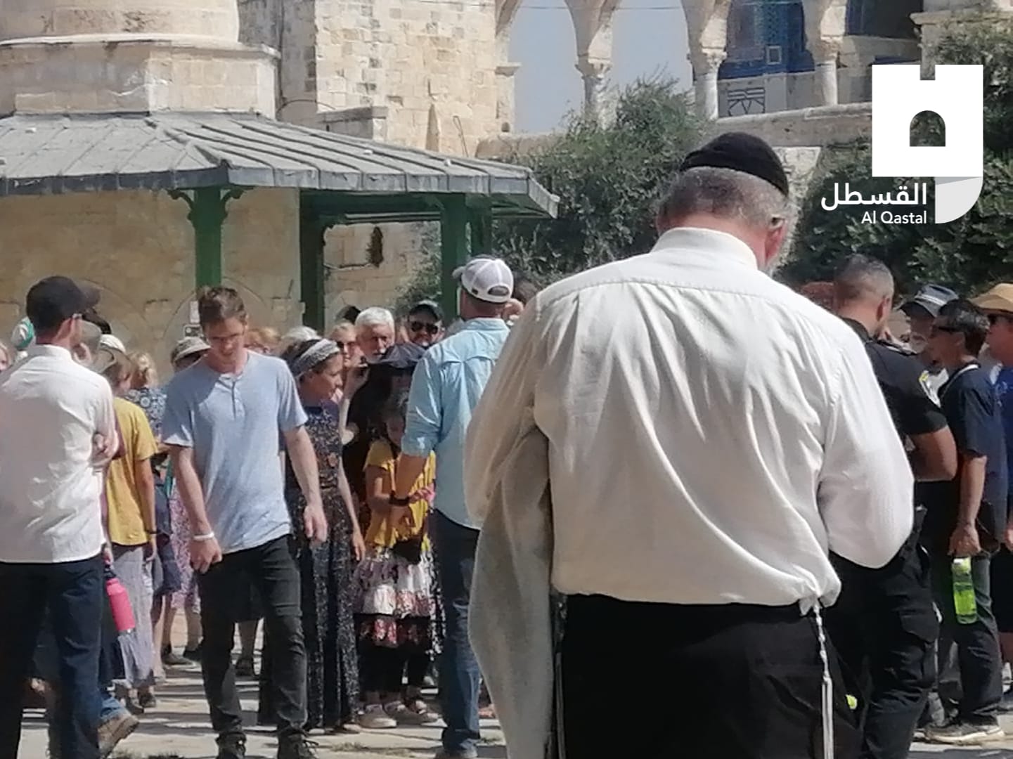 Israeli police allow hundreds of settlers to defile Aqsa, amid restrictions on Muslims