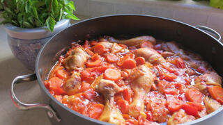Spicy Taste of Paradise: Chicken shank stew with vegetables