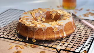 Wake up your taste buds with this simple honey and coffee cake delight