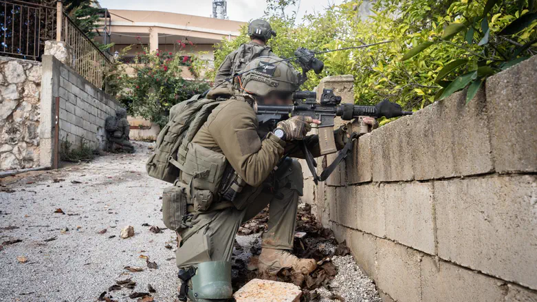 1st ceasefire violation: Hezbollah terrorists near Israeli border, IDF fires warning