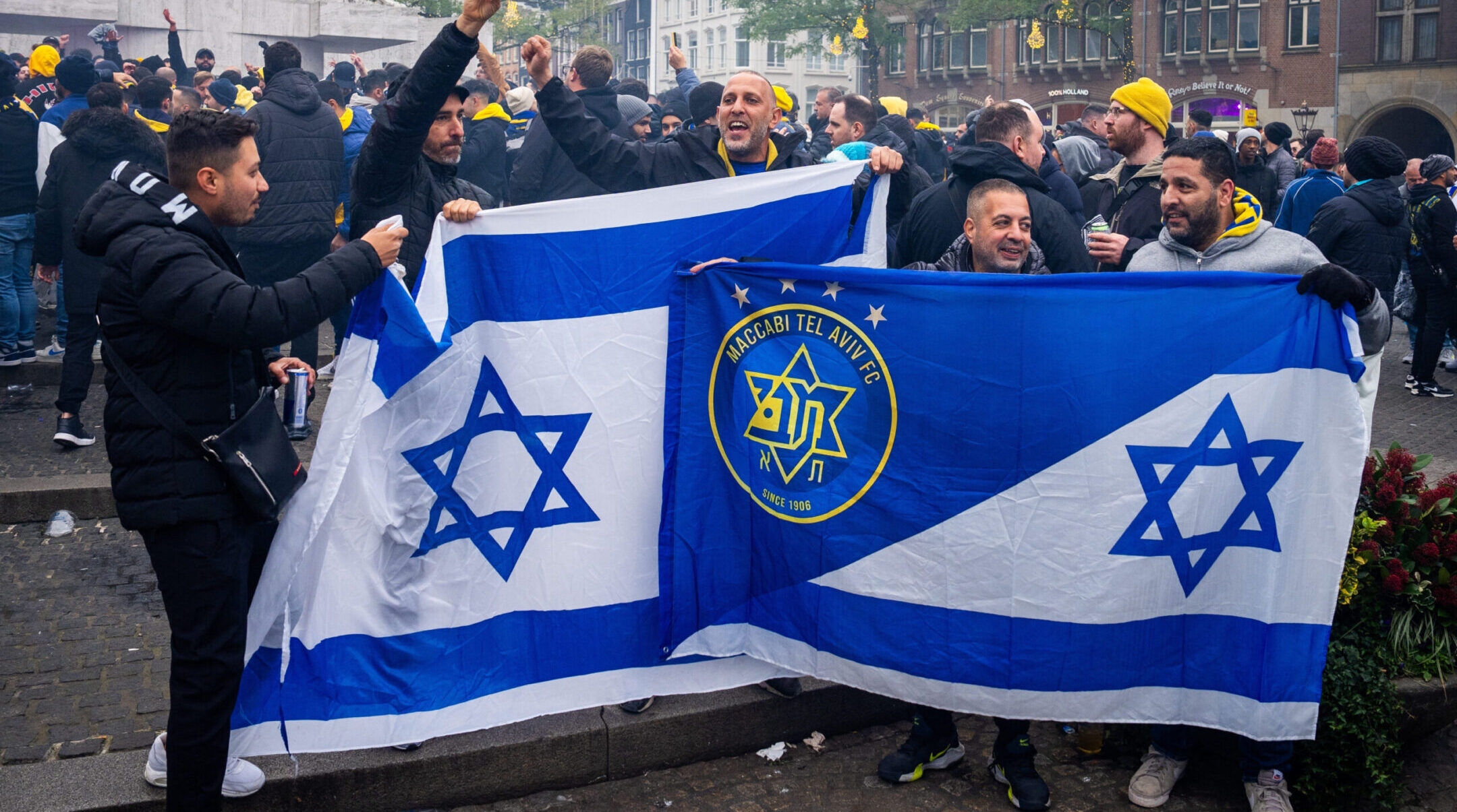 Israel sends planes to Amsterdam to rescue Israeli soccer fans under assault by street mobs