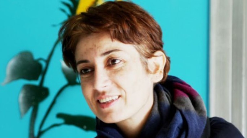 Reports conflict on death sentence of civil activist in Iran