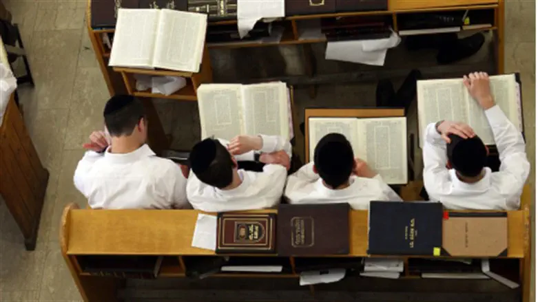 Haredi community sounds alarm at new arnona discount criteria