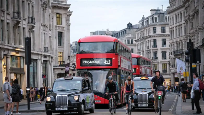 London: 70 arrested after anti-Israel protesters disobey police order to avoid synagogue