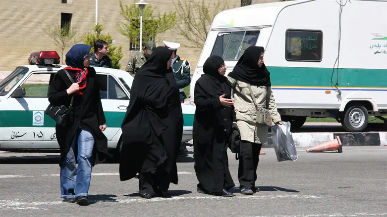 Iran arrests 10 Bahai women in crackdown on minority community