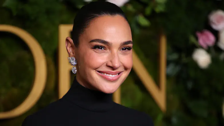 Gal Gadot clarifies: I was not forbidden from wearing hostages pin at Golden Globes