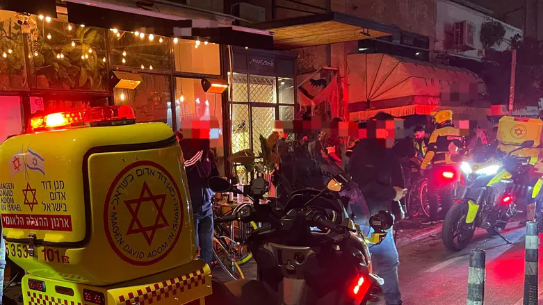 4 wounded in terrorist stabbing attack in Tel Aviv