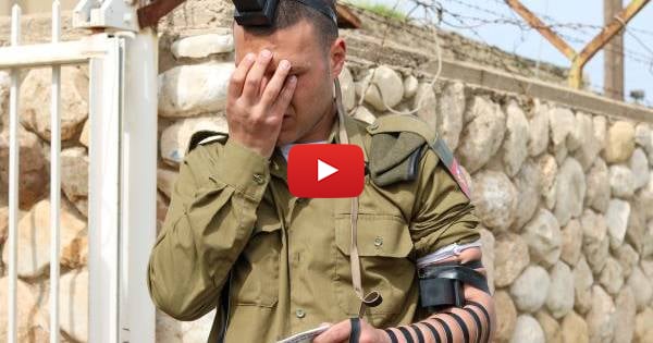 WATCH: Incredible Initiative Donates Tefillin to IDF Soldiers in Need