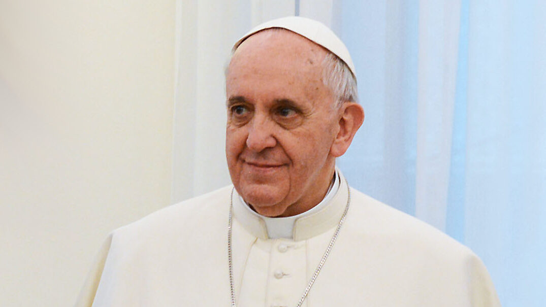 Francis Condemns Gaza Bombings: “A Shameful” Crisis