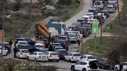 Huge traffic jams in West Bank as IDF prepares for prisoners’ release in deal