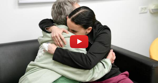 WATCH: Israeli Hostages Tearfully Reunite with Their Mothers