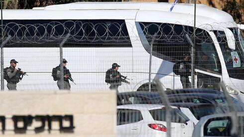 Israel resumes release of Palestinian prisoners after temporary halt over hostage inc