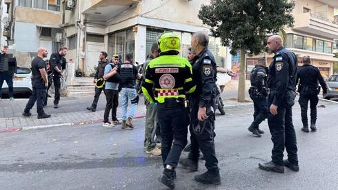 Man severely wounded in Tel Aviv stabbing; police suspect terror attack