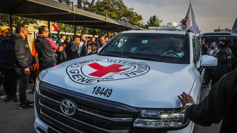 Report: Hamas leaning toward releasing 3 hostages on Saturday