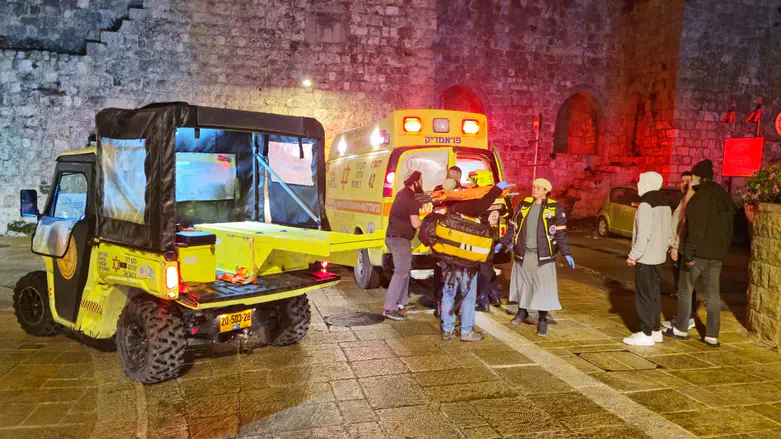 Suspected terror attack: Woman attacked with ax in Jerusalem's Old City