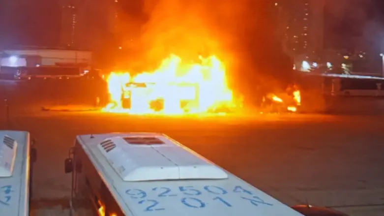 Suspected terror attack: Explosions on three buses in Bat Yam