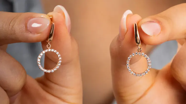 How to clean lab diamond earrings