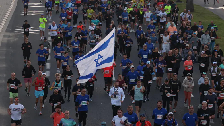 Over 45,000 participants run in the Tel Aviv Marathon