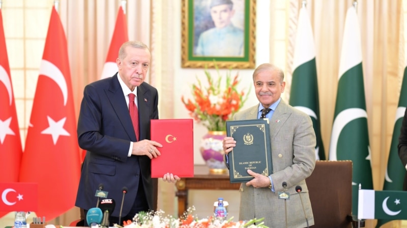 Pakistan, Turkey to boost strategic ties