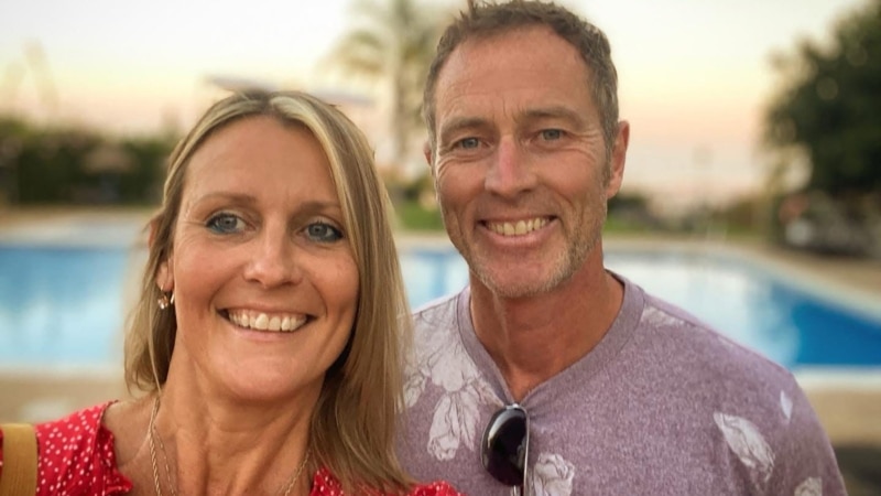 Iran charges British couple with spying 