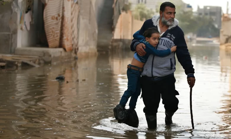 Oxfam: Israel Destroyed Over 1,000 Miles of Water and Sanitation Networks in Gaza