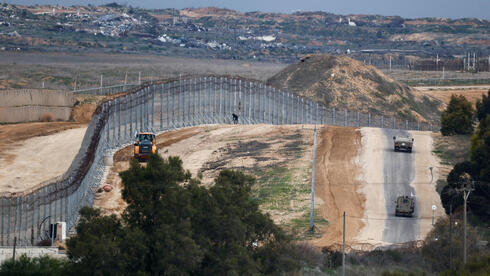 Enforcing buffer zone, IDF opens fire on Gazans near border, killing 3