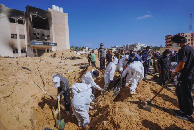 Mass Graves and Skeletons Found in Netzarim after Israeli Withdrawal