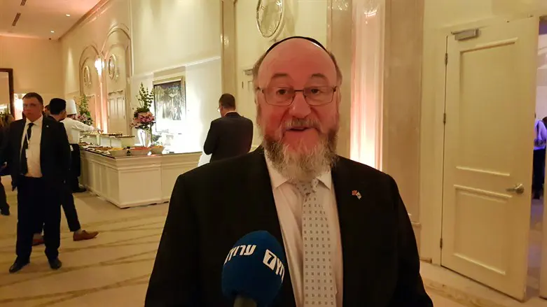 Due to right-wing participants: British Chief Rabbi pulls out of antisemitism conference