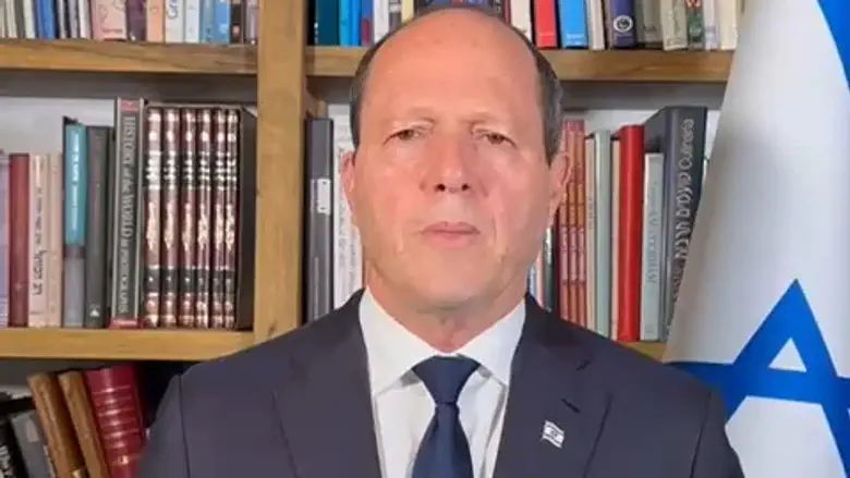 Following ‘slip of the tongue’ on air: Barkat apologizes to Eli Sharabi