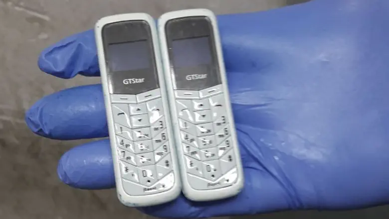 Phones with Hamas-supporting material smuggled into IDF base