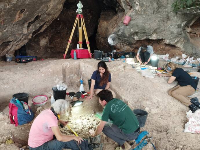 Ancient Burial Practices Point to Deep Cultural Ties Between Neanderthals and Homo Sapiens