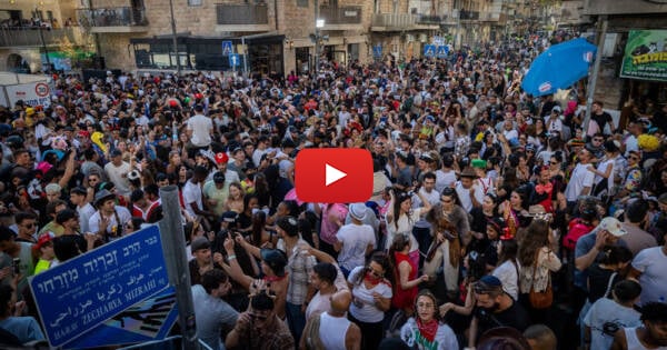 WATCH: Jaffa Port Unites Purim and Holi in a Vibrant Celebration