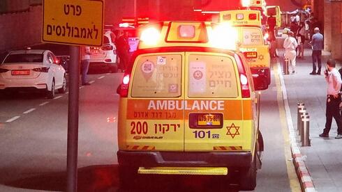 One hurt in suspected West Bank terror attack