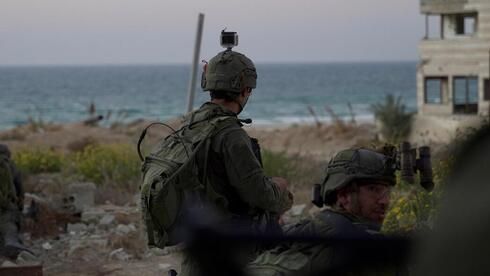 Israel mulls extending service for reserve troops as renewed war looms