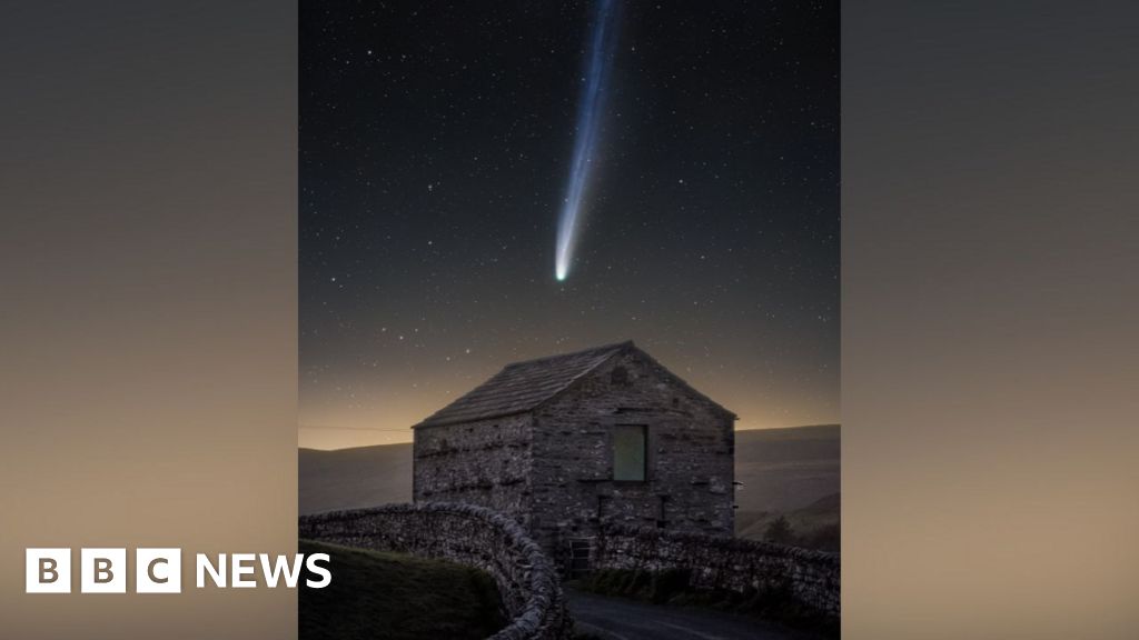 Comet Lemmon captured above Muker in Yorkshire Dales
