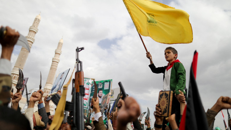 מחלוקת חדשה וקשה בתוך לבנון – כלב התקיפה של חיזבאללה הוזנק לאירוע – מעריב