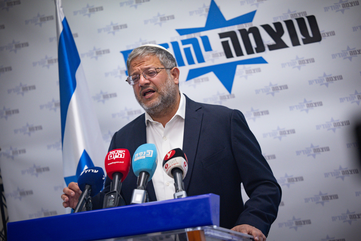 בן גביר בהצעת חוק שצפויה לעורר סערת ענק: “לשים סוף להפקרות” בן גביר בהצעת חוק שצפויה לעורר סערת ענק: “לשים סוף להפקרות”