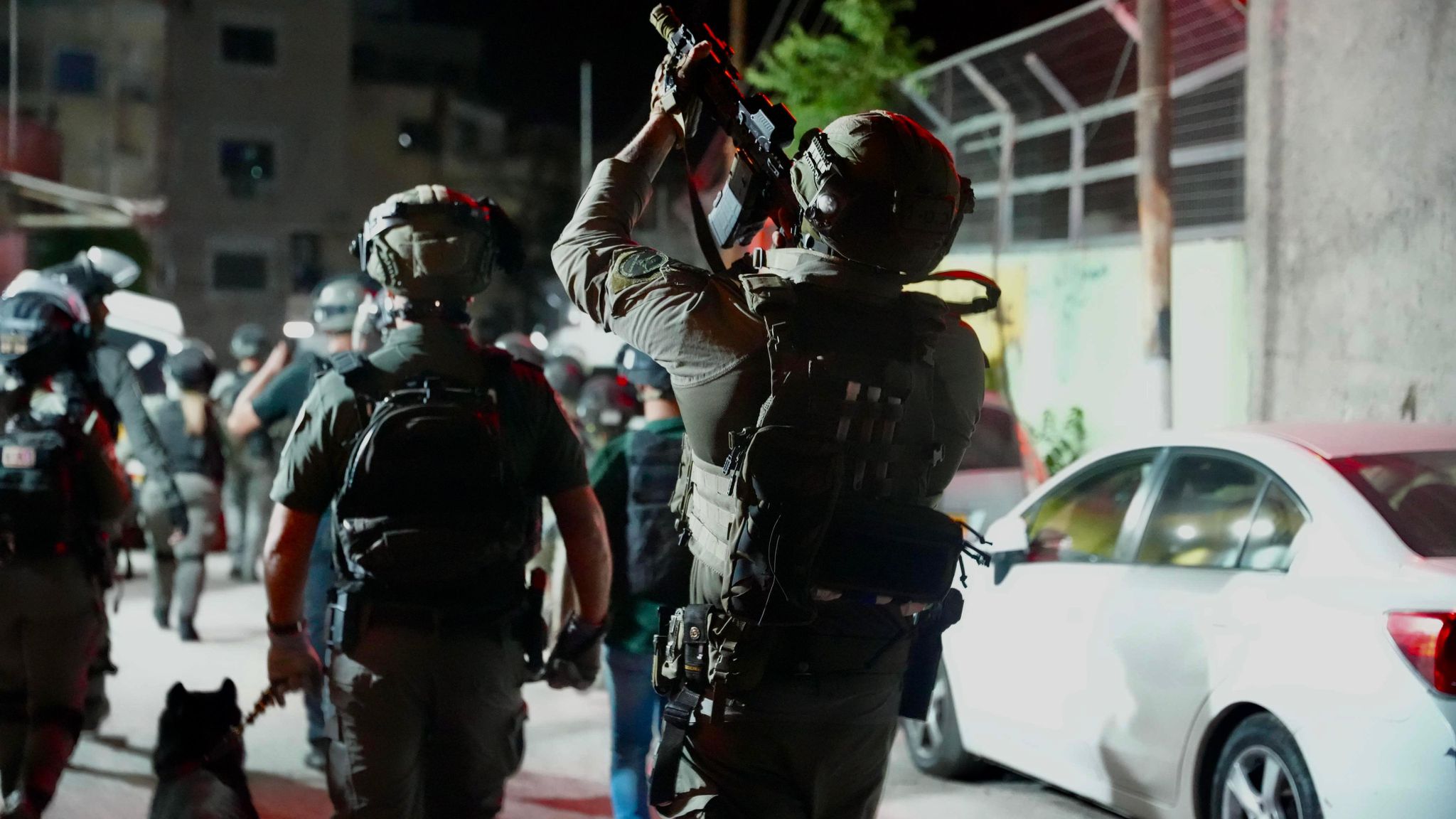 ההילולה שהסתבכה: מג”ב בפעולת הגנה נגד פורצים בקבר רחל אמנו ההילולה שהסתבכה: מג”ב בפעולת הגנה נגד פורצים בקבר רחל אמנו