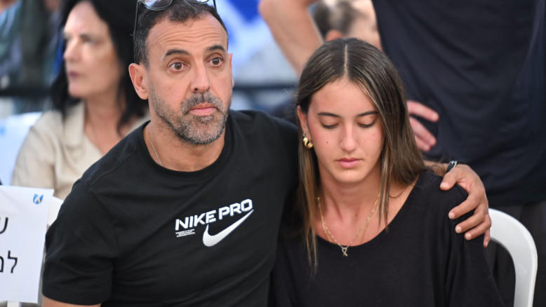 מהמנהרות למסדרונות הכנסת? אולפן שישי חושף: הדרישה המפתיעה של הציבור מאלי שרעבי מהמנהרות למסדרונות הכנסת? אולפן שישי חושף: הדרישה המפתיעה של הציבור מאלי שרעבי