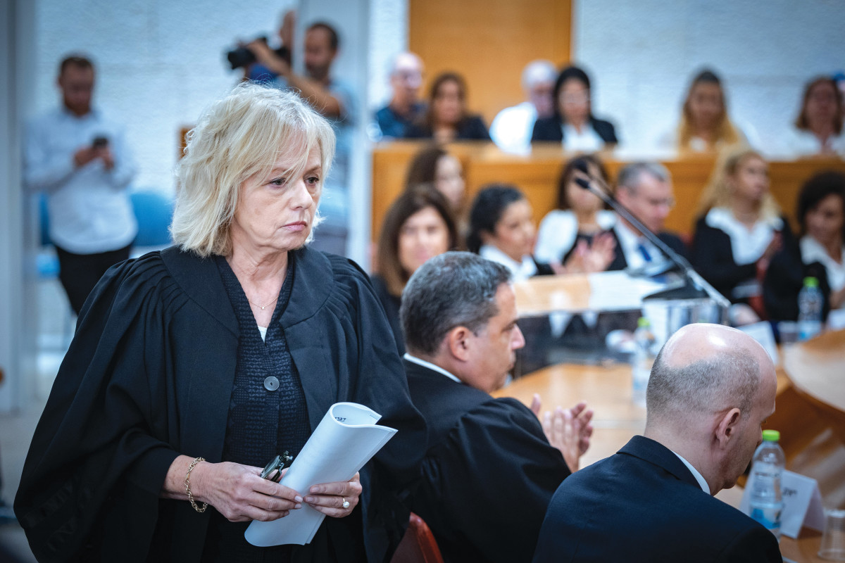 “מידע מוטעה”: היועמ”שית מגיבה לחשיפת החלק שלה בפרשת הפצ”ר “מידע מוטעה”: היועמ”שית מגיבה לחשיפת החלק שלה בפרשת הפצ”ר