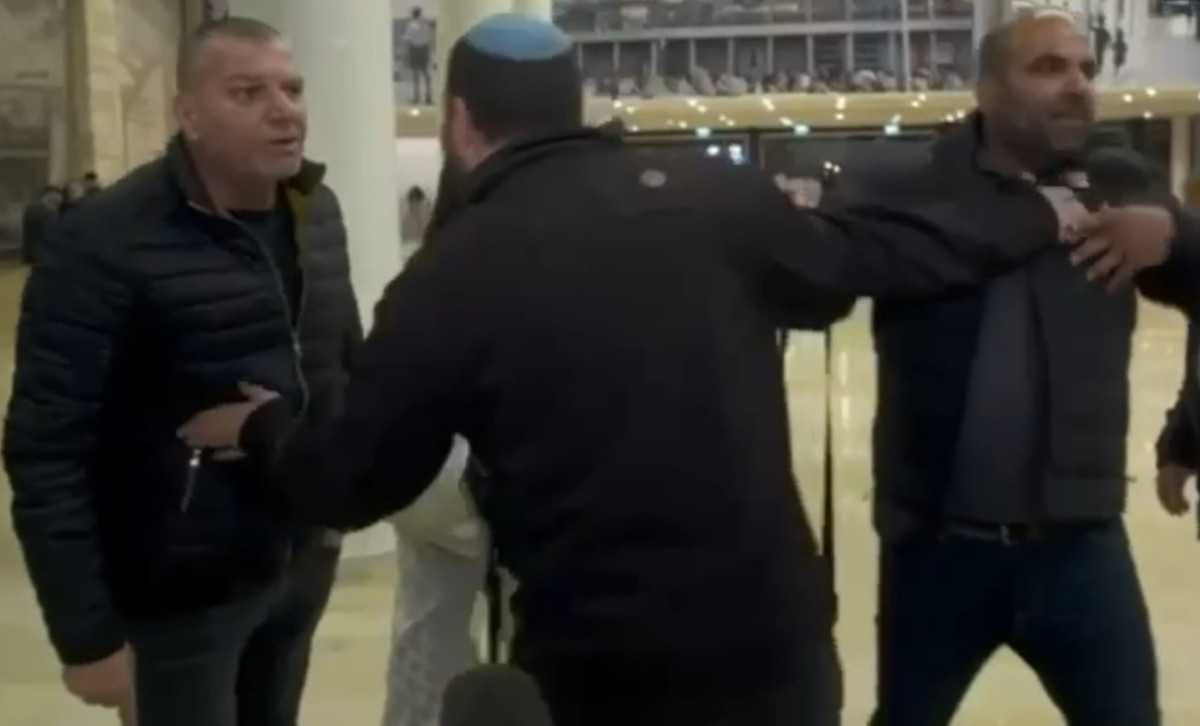 ליאור קינן, שי גולדן וצוות ערוץ 13 הותקפו על ידי פעילי ליכוד