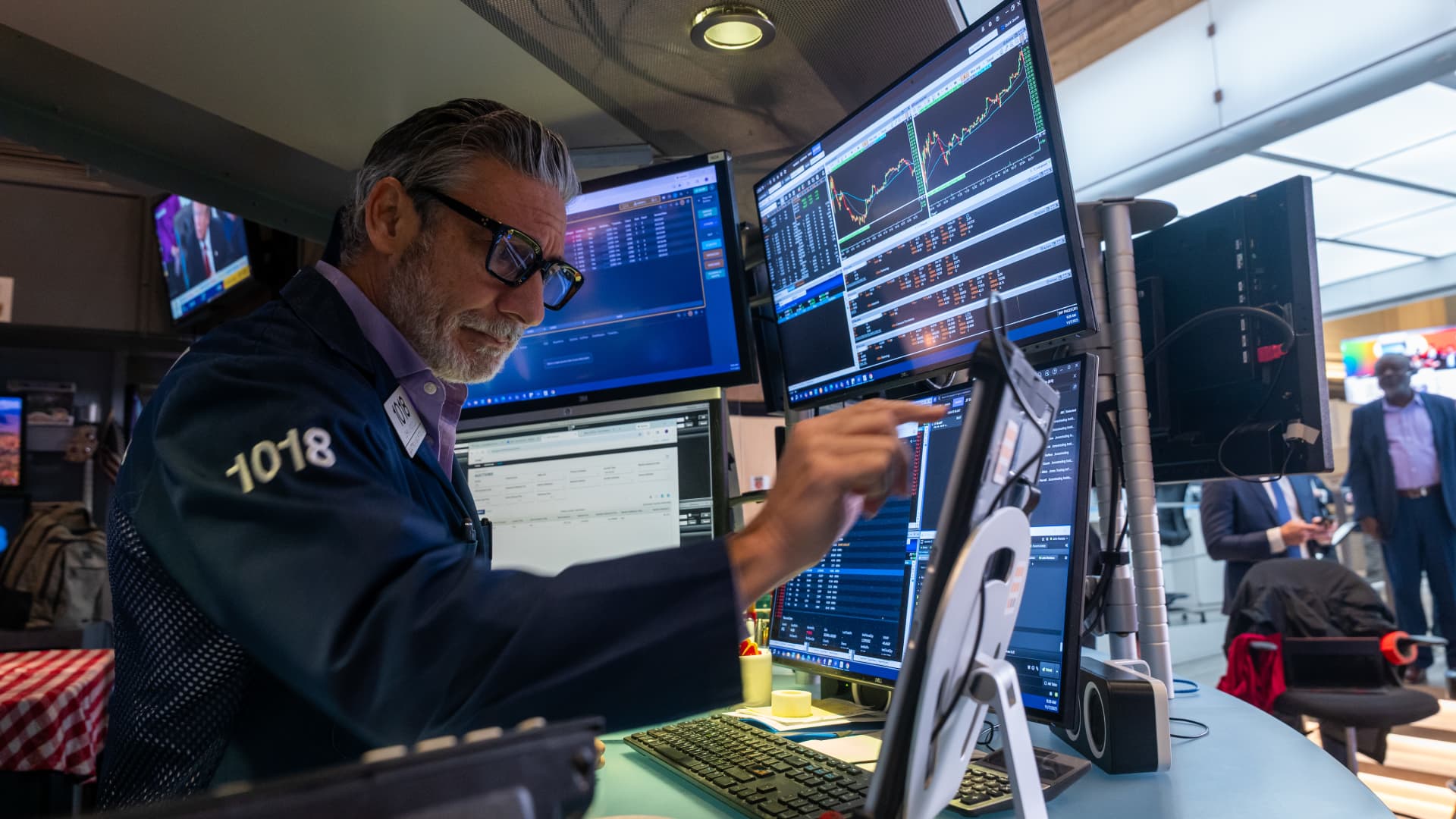 Stock market today: live updates