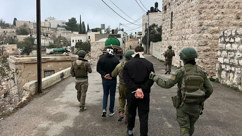 שב”כ חשף תשתית מישראל שפעלה בשליחות חמאס להעברת נשק וכספים ליו”ש שב”כ חשף תשתית מישראל שפעלה בשליחות חמאס להעברת נשק וכספים ליו”ש