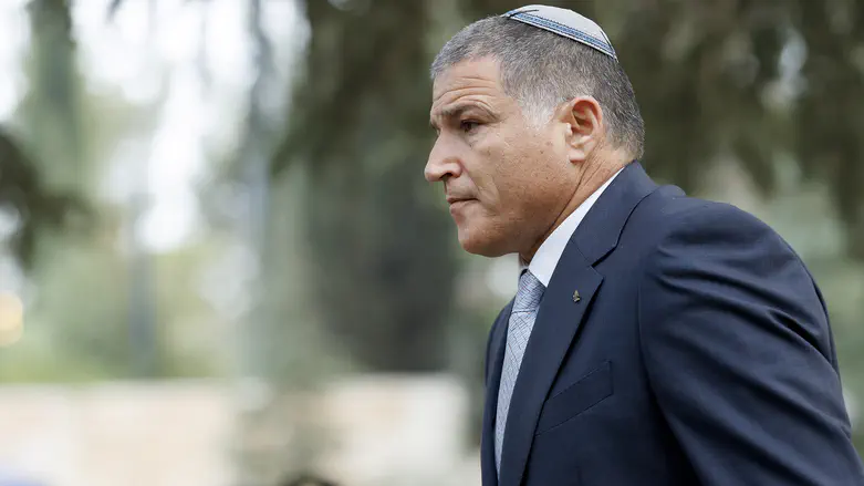 אבי בניהו: העתירה נגד זיני – מיותרת ומביכה אבי בניהו: העתירה נגד זיני – מיותרת ומביכה