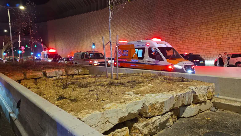 מחסום המנהרות: חייל ירה לעבר שב”חים – ופצע אחד מהם מחסום המנהרות: חייל ירה לעבר שב”חים – ופצע אחד מהם