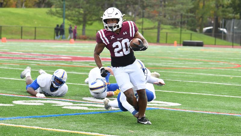 Football Cruises Past Hilbert for Sixth Straight Win