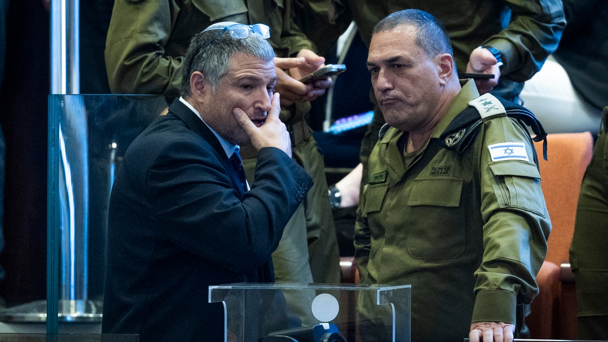 עימות חריף ביותר בין זיני לרמטכ”ל: “סליחה, אני רק רוצה להבין, מה תפק.. עימות חריף ביותר בין זיני לרמטכ”ל: “סליחה, אני רק רוצה להבין, מה תפק..