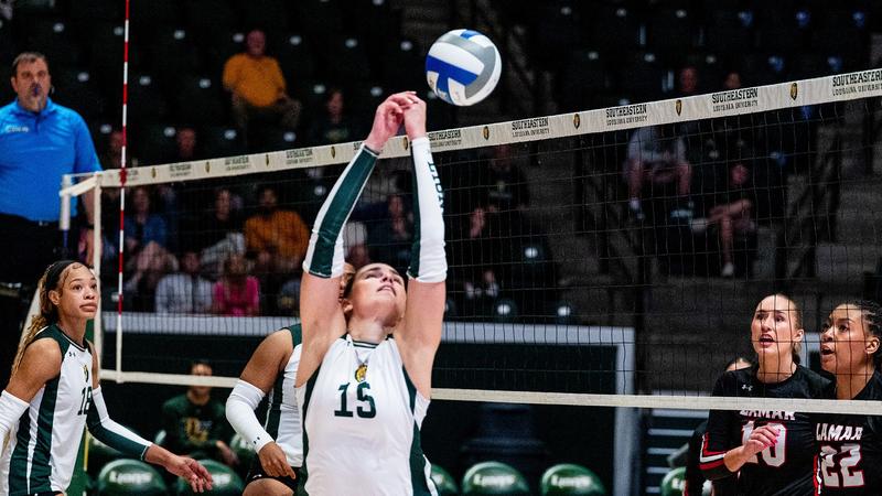 Lamar Hands Southeastern First Home Loss in Five-Set Classic Lamar Hands Southeastern First Home Loss in Five-Set Classic